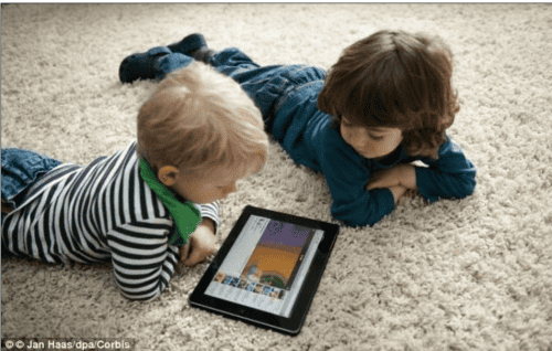 toddlers on iPad